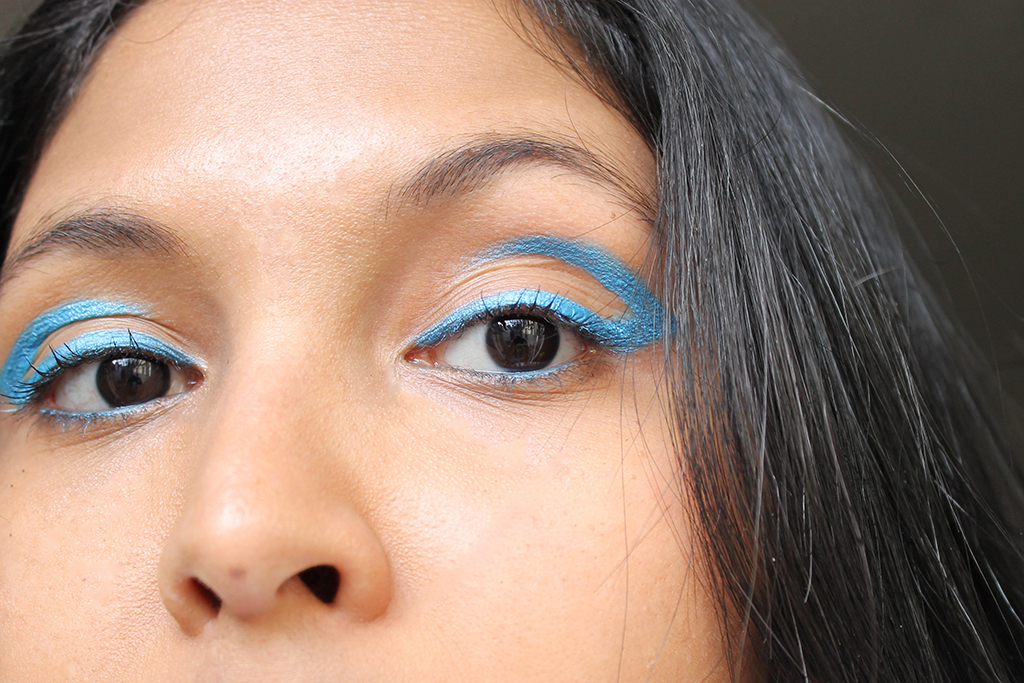 make-up-cut-crease-liner-turquoise